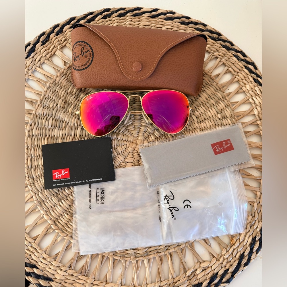 Ray-Ban Aviator Sunglasses with Pink Lenses and Brown Case